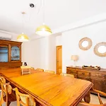 Gale Villa *